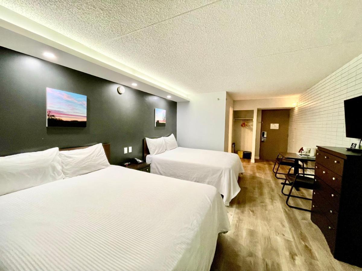 Travelodge By Wyndham Winnipeg Airport Extérieur photo