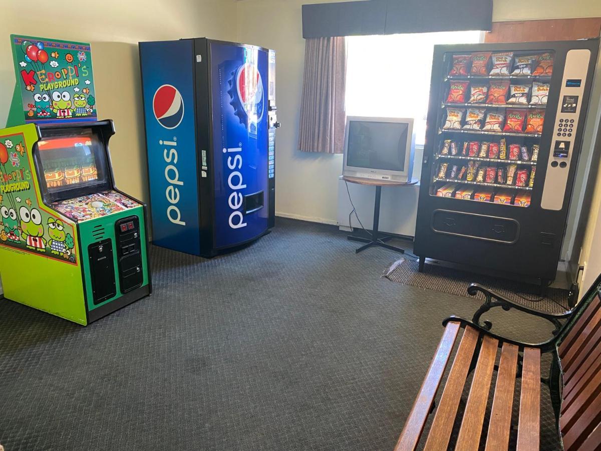 Travelodge By Wyndham Winnipeg Airport Extérieur photo