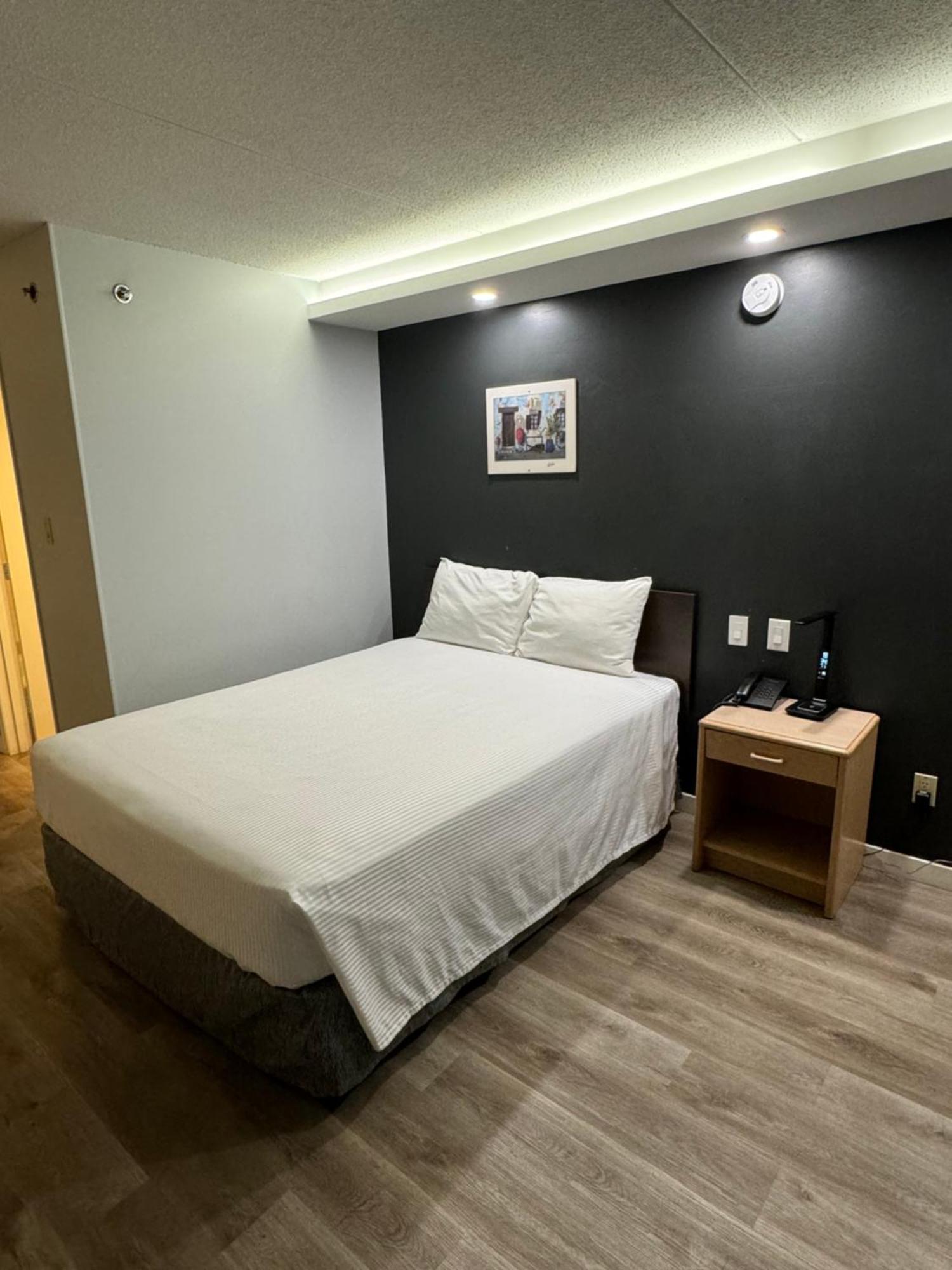Travelodge By Wyndham Winnipeg Airport Extérieur photo
