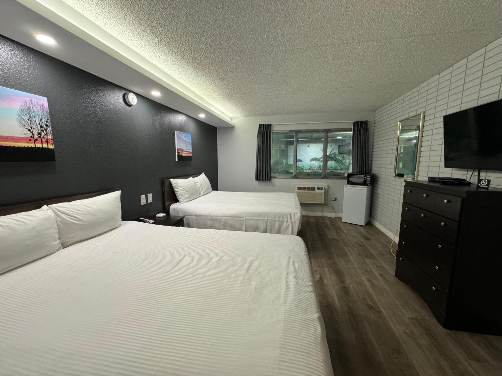 Travelodge By Wyndham Winnipeg Airport Extérieur photo
